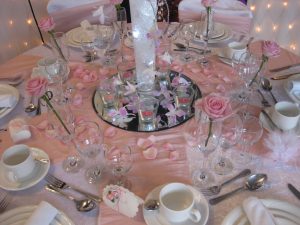 Pink rose wedding table décor | Simplicity events | Asian Weddings