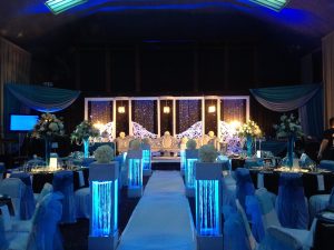White and blue themed Asian wedding decor| Simplicity events | Asian Weddings
