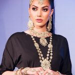 Asian Wedding Experience Catwalk | Model wearing asian wedding gold jewellery